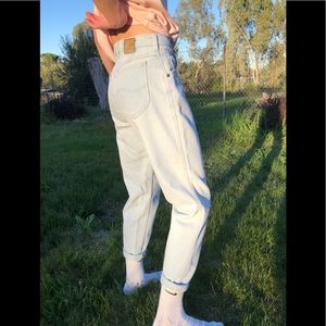 Vintage Highwaisted Lightwash Lees